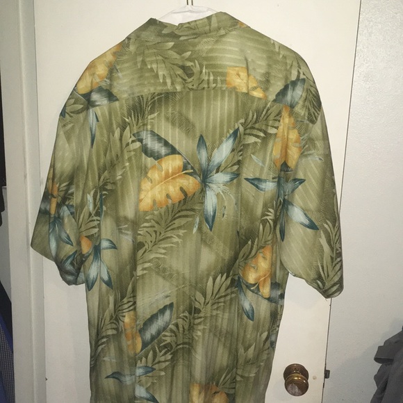 Tommy bahama short sleeve button down - Picture 2 of 2